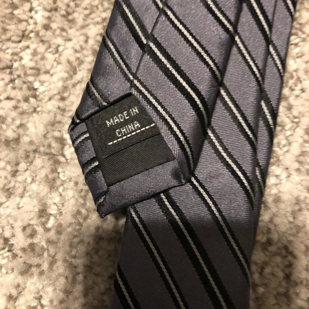 J.Ferrar Black & Grey Silk Striped Tie